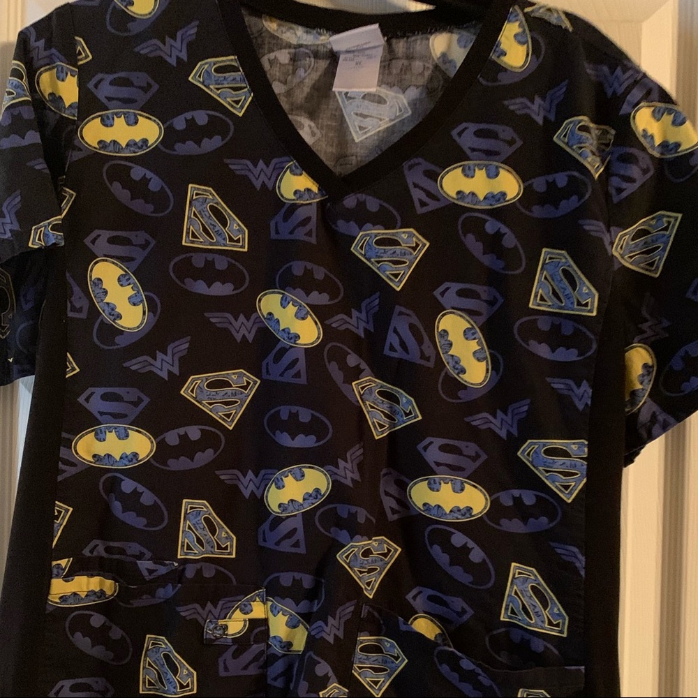 Women’s scrub top
